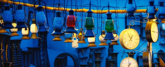 Lampen und Uhren